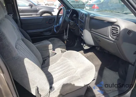 2002 Chevrolet S-10 Ls z USA, uszkodzony, nr VIN 1GCCS19W328176520